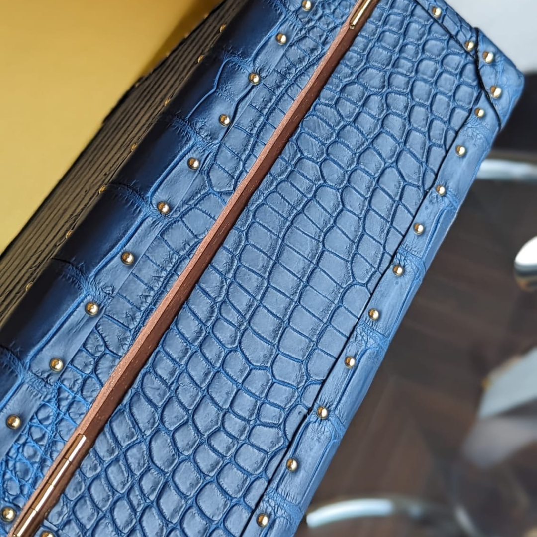⦿ヴィンテージ⦿　105cm×50cm　トルバトヘイダリエ　ギュル　トライバル BESPOKE REAL AZURE BLUE CROCODILE COVERED DANIEL MARSHALL HUMIDOR